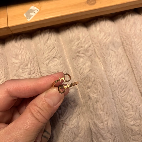 $10 each Lesbians females sigma ring in rose gold/ gold color adjustable - Picture 4 of 7